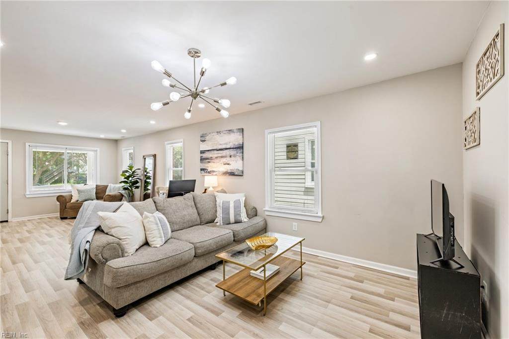 1007 Rugby St - Photo 1