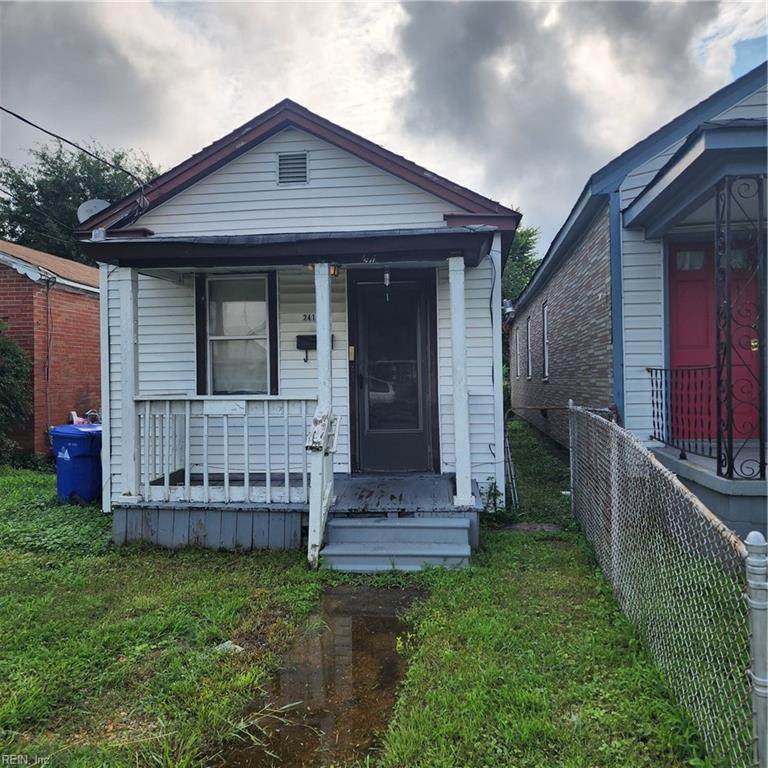 2411 Peach St - Photo 1