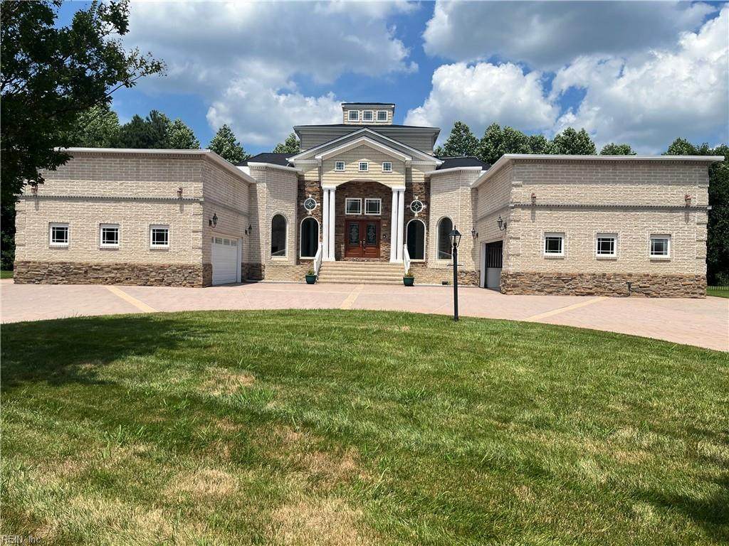 1608 Venetian Way - Photo 1