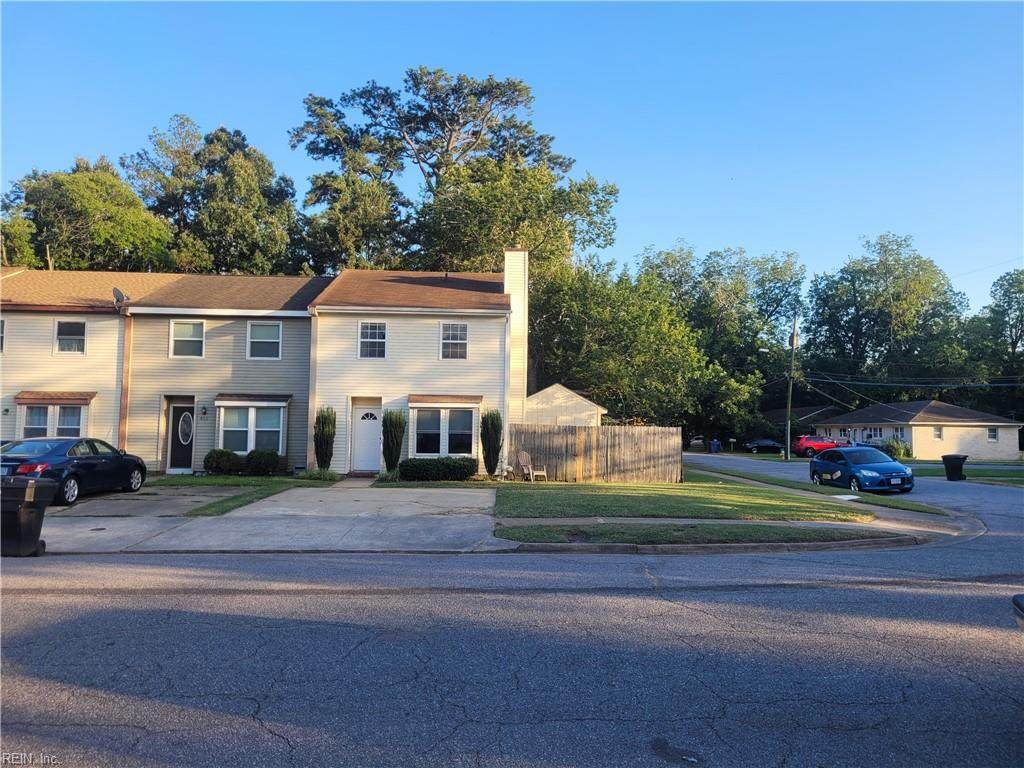 400 Hill Meadow Dr - Photo 1