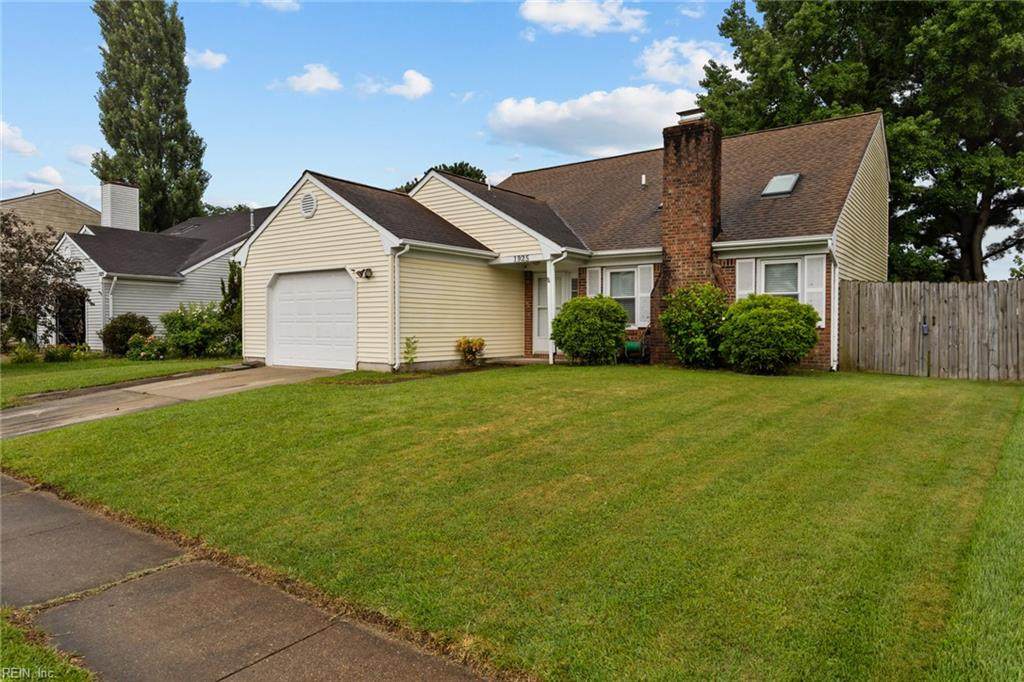 1925 Gravenhurst Dr - Photo 1