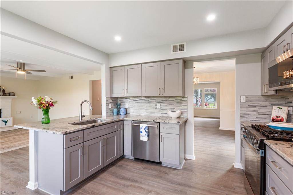 3037 Polk Dr - Photo 1