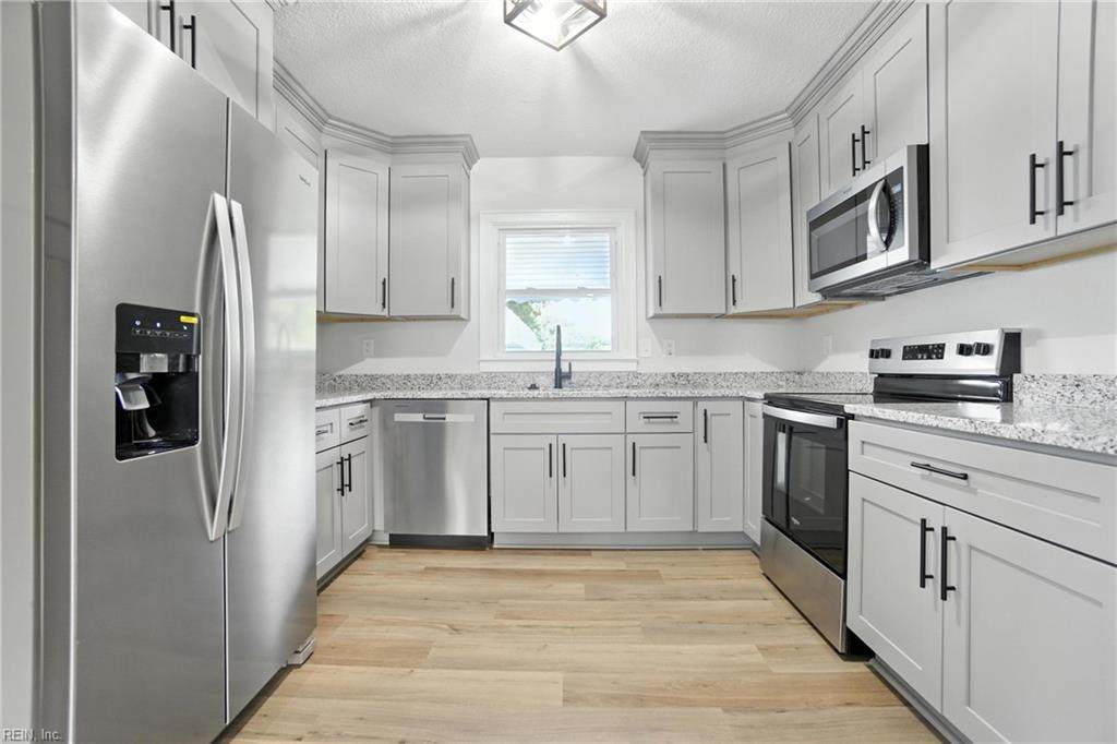 1220 Kempsville Rd - Photo 1