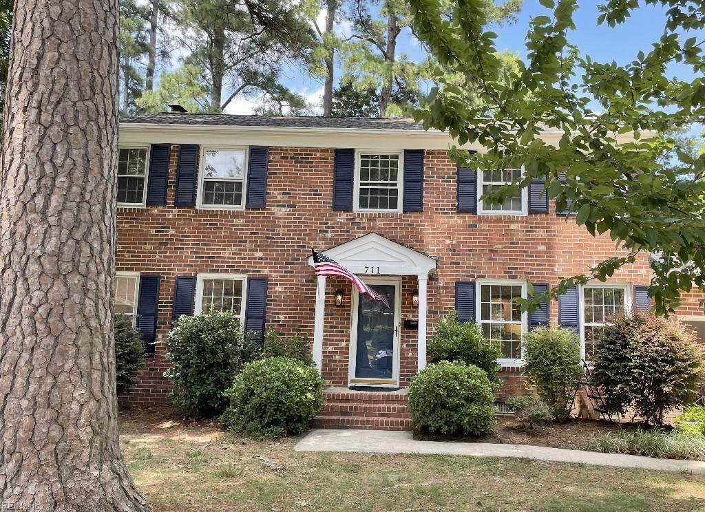 711 Village Green Pw - Photo 1