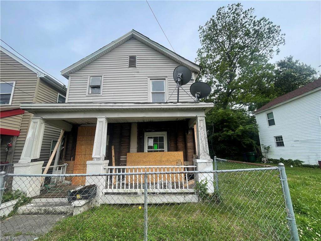 732 20th St - Photo 1