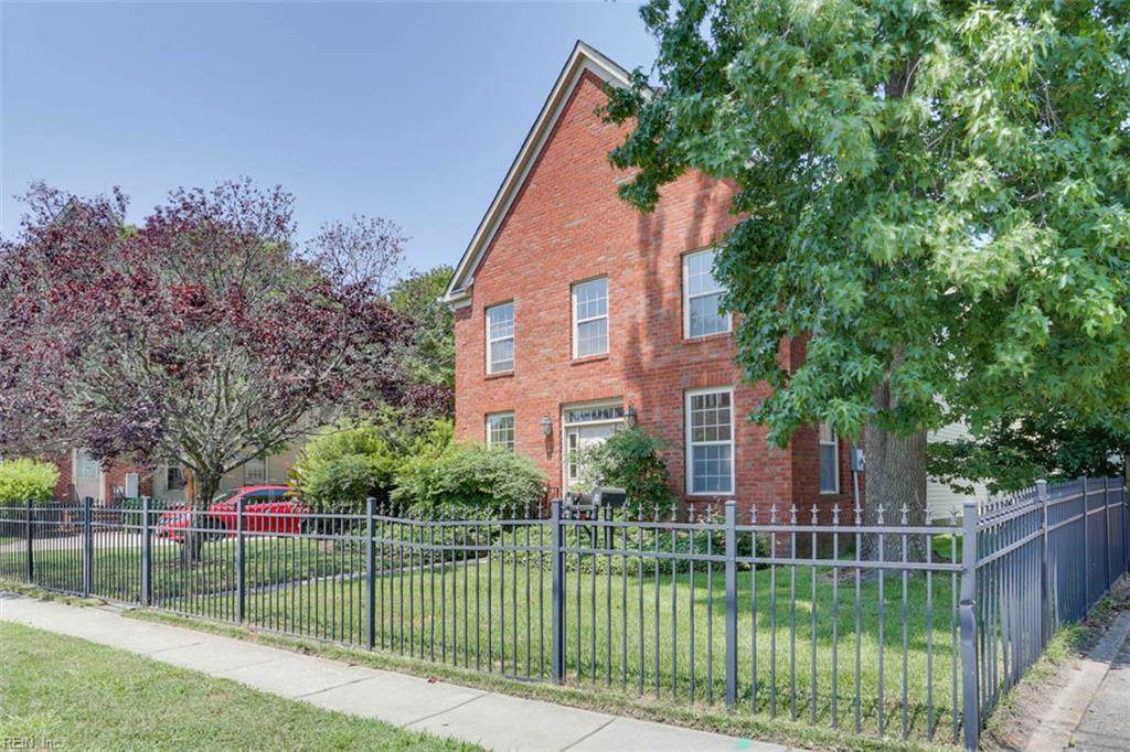 200 Maple Ave - Photo 1