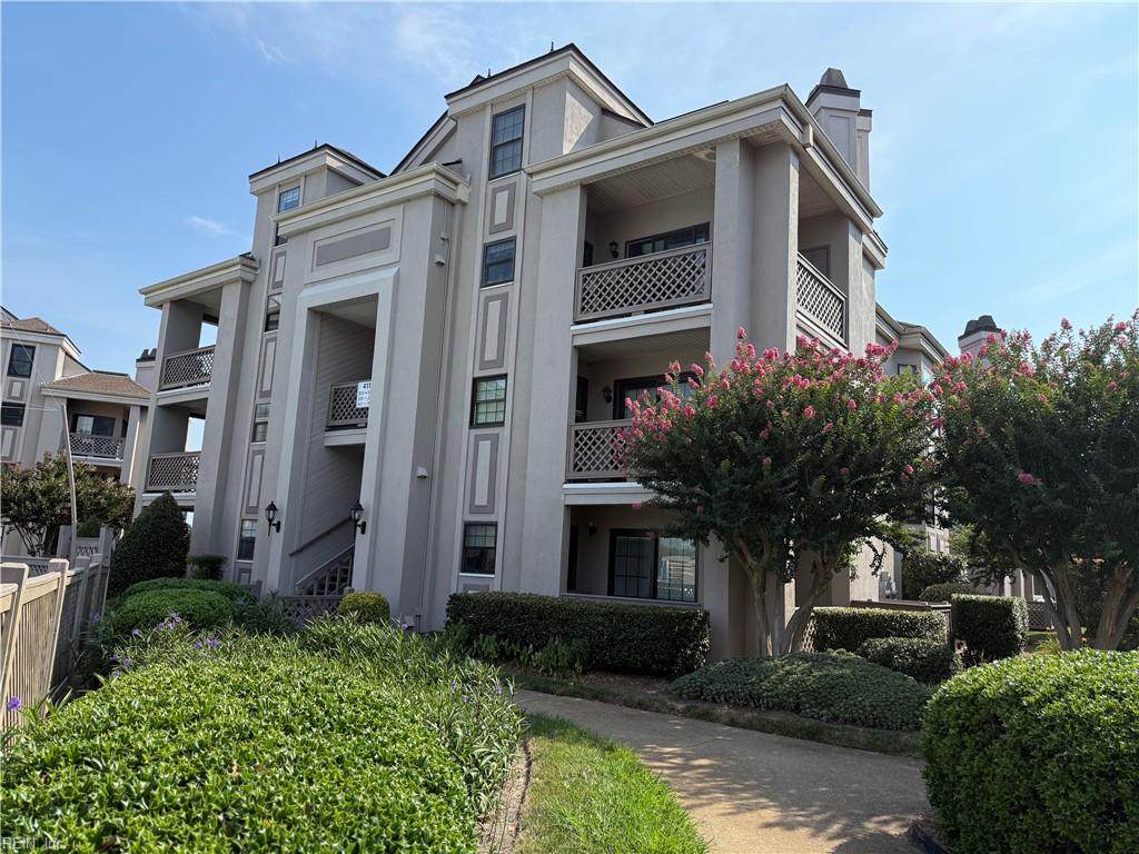 411 Harbour Point - Photo 1