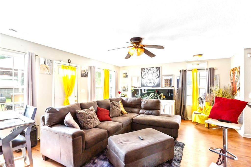 1120 Fifth St - Photo 1