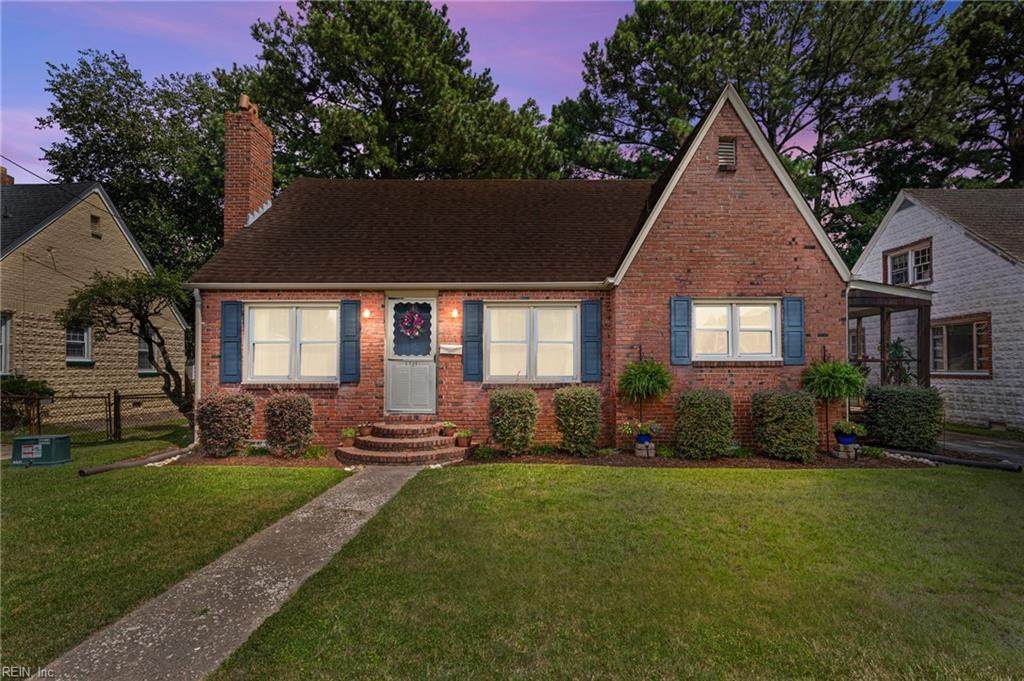 1721 Chesapeake Dr - Photo 1