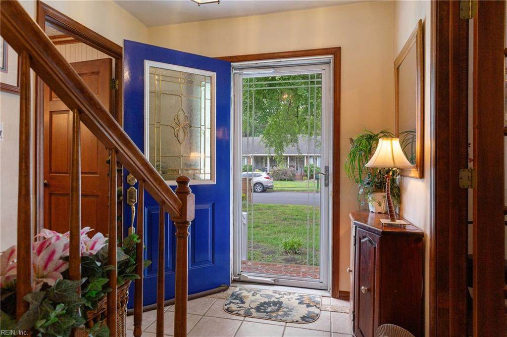 552 Sterling Rd - Photo 1