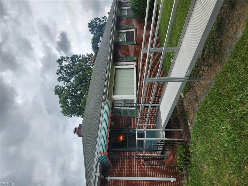 971 Scott St - Photo 1