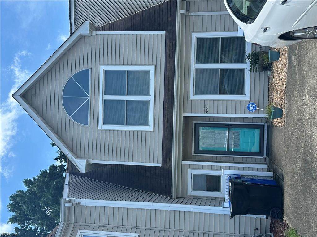 451 Greenview Dr - Photo 1