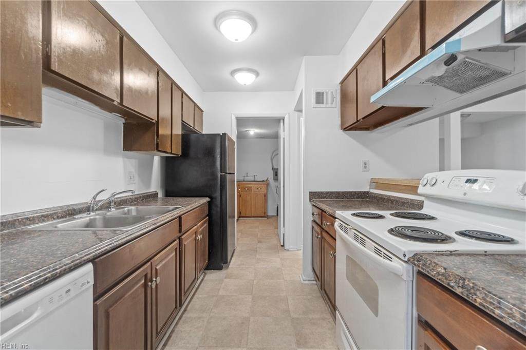 150 Tower Dr - Photo 1
