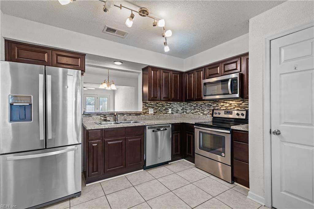 316 Seeman Ct - Photo 1