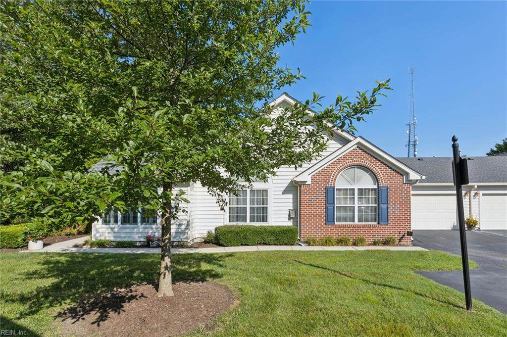 102 Horatio Gates Dr - Photo 1