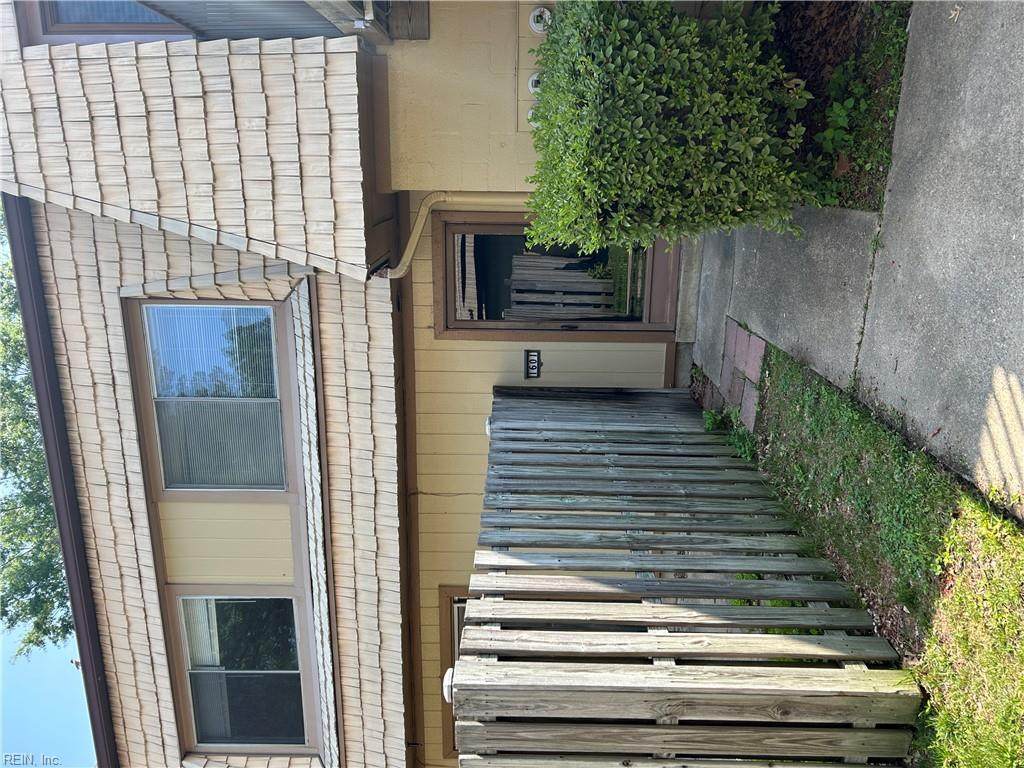 1601 Malibu Pl - Photo 1
