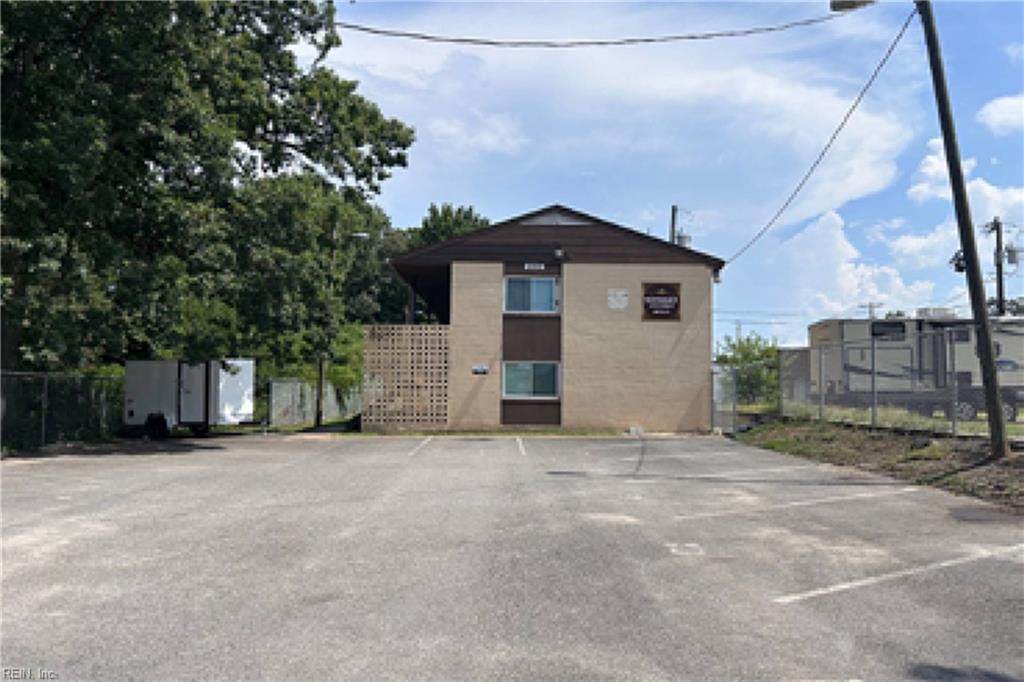 600 74th St - Photo 1