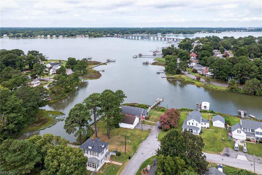 412 Augusta Ave - Photo 1