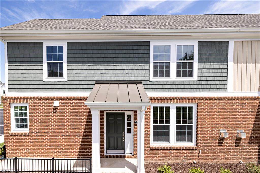 1007 Robinson Rd - Photo 1