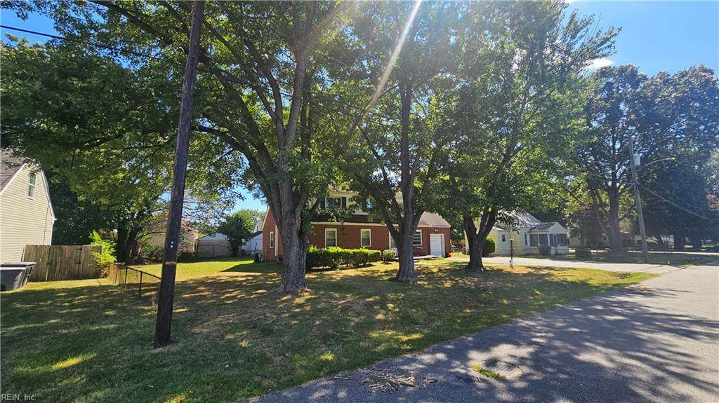 702 Delaware Ave - Photo 1