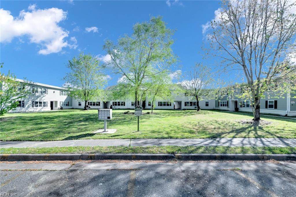 642 Dresden Dr - Photo 1