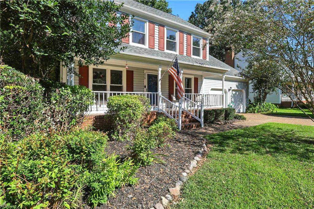 215 Admiral Ct - Photo 1