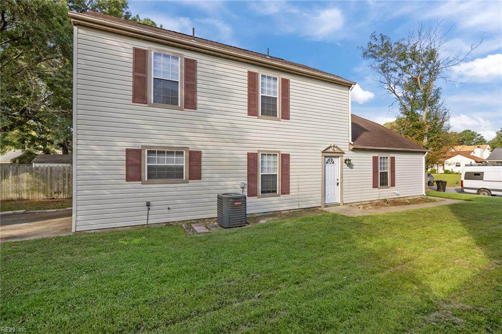 824 Dryden St - Photo 1