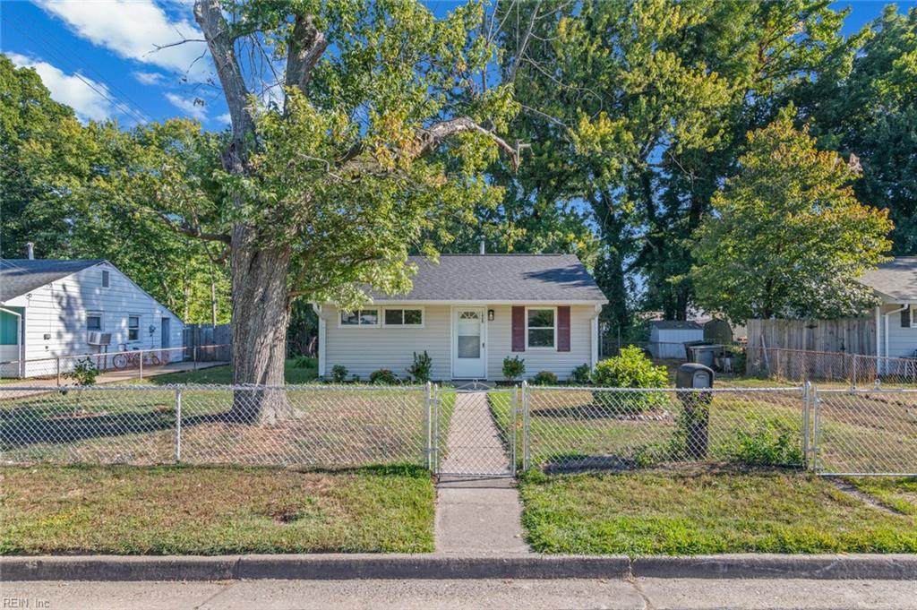 1428 Woodcrest Dr - Photo 1