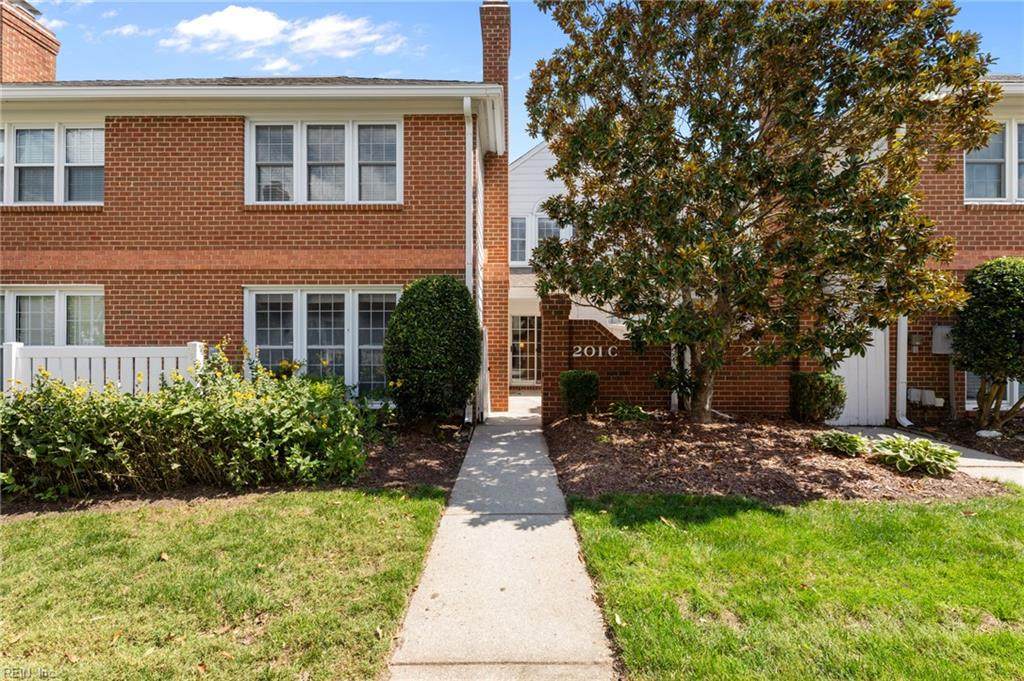 201 Amersham Dr - Photo 1