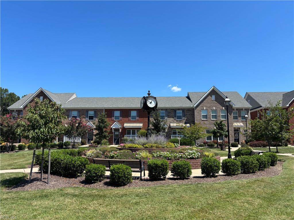 4816 Village Walk - Photo 1