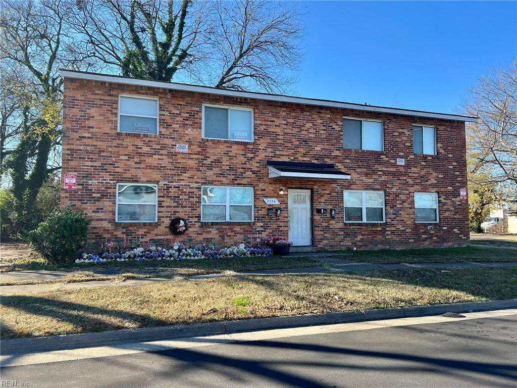 2334 Maltby Ave - Photo 1