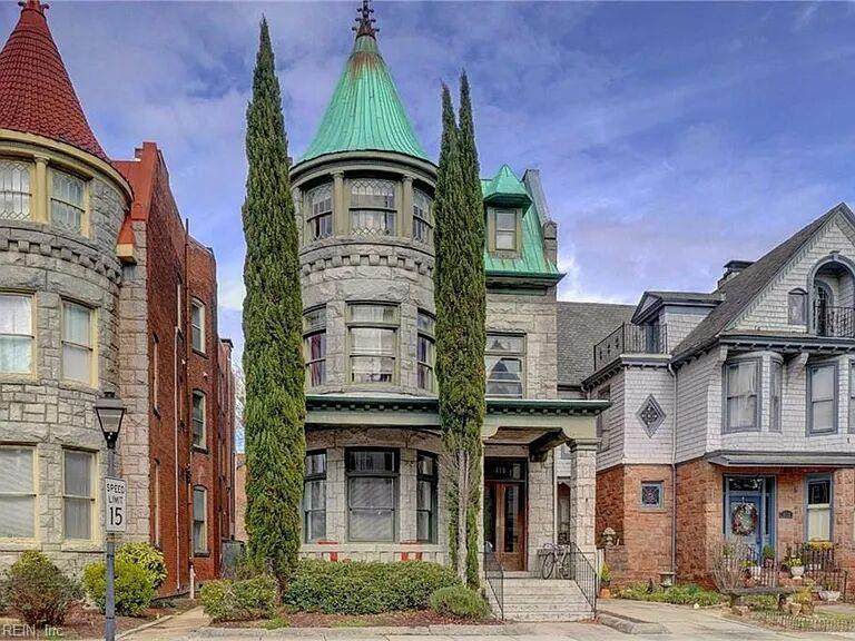 416 Pembroke Ave - Photo 1