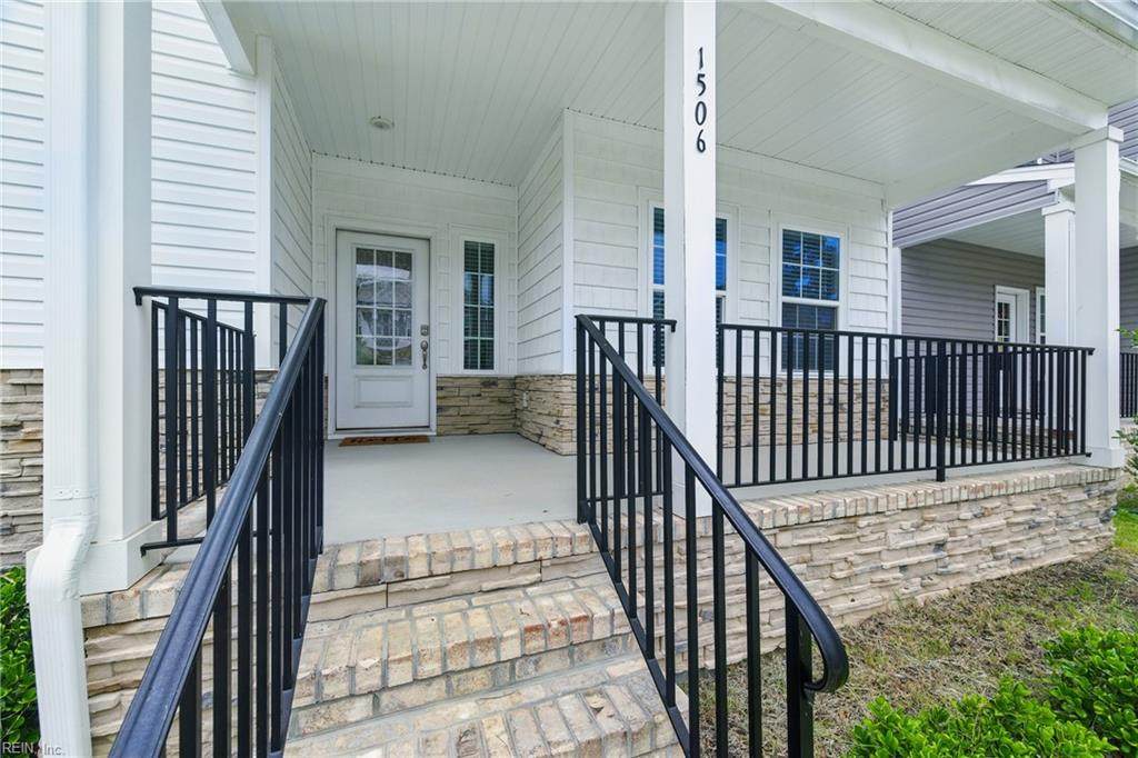 1506 Waltham Ln - Photo 1