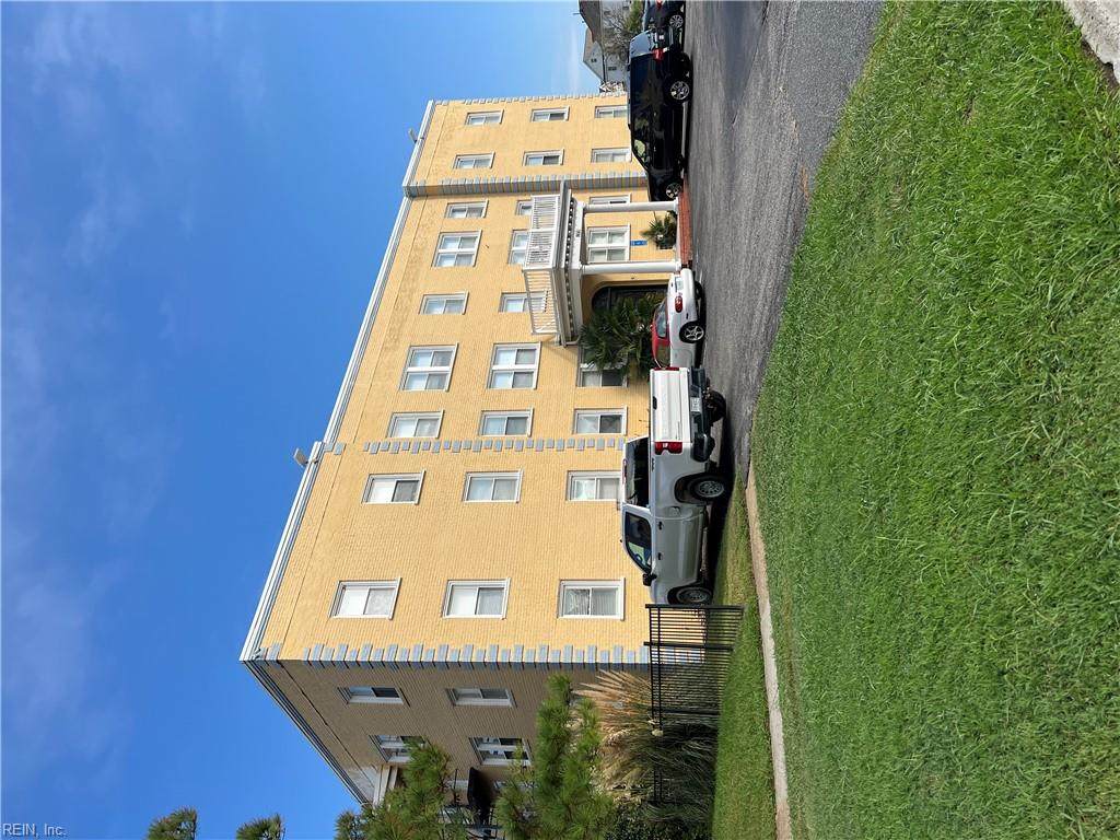 9641 Norfolk Ave - Photo 1