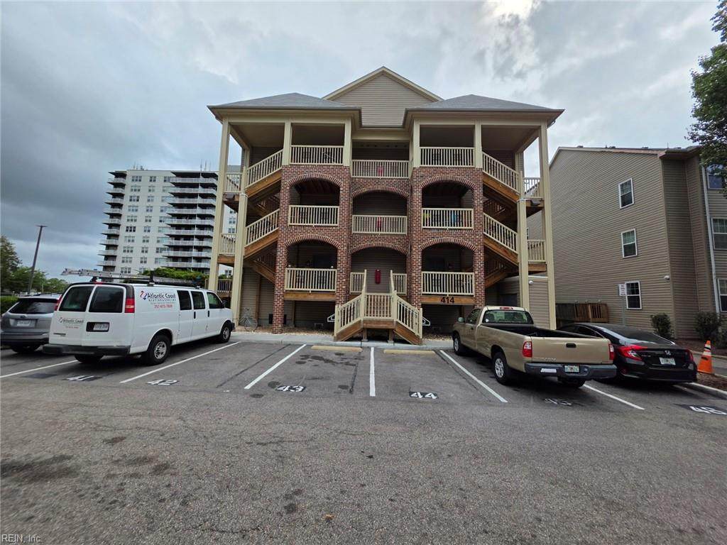 414 Delaware Ave - Photo 1