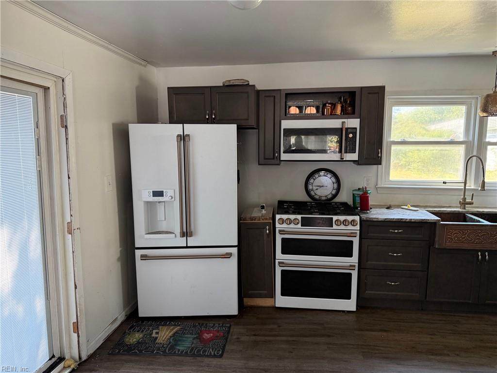 1231 King St - Photo 1