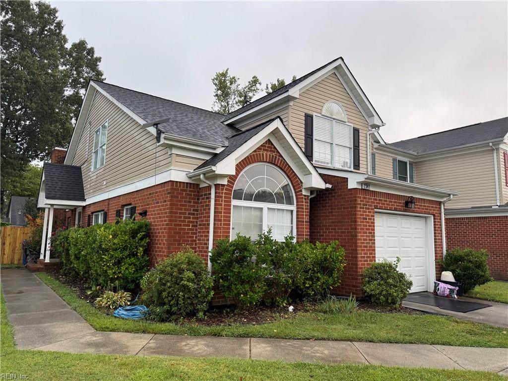 2341 Charing Cross Rd - Photo 1