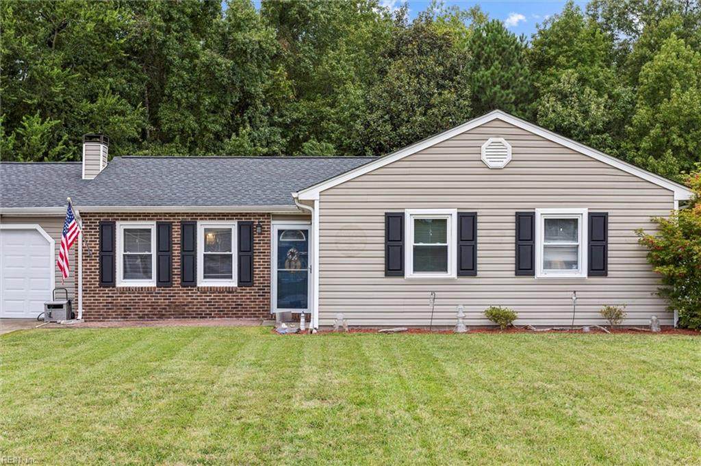 215 Eastlawn Dr - Photo 1