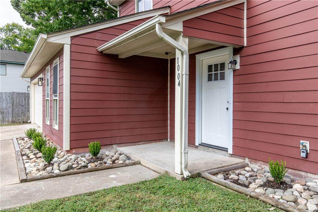 1004 Banyan Dr - Photo 1