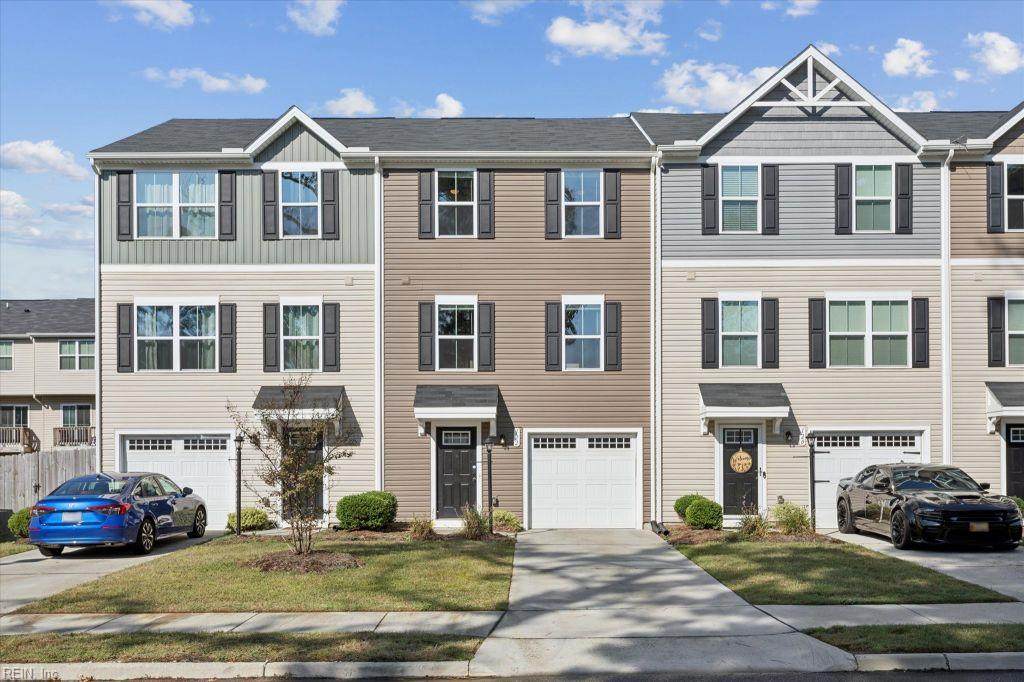 122 Manilla Cir - Photo 1