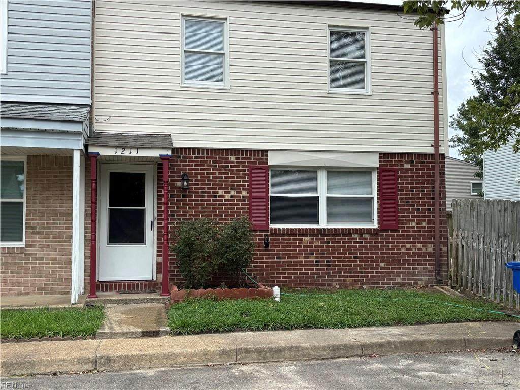 1211 Warwick Dr - Photo 1