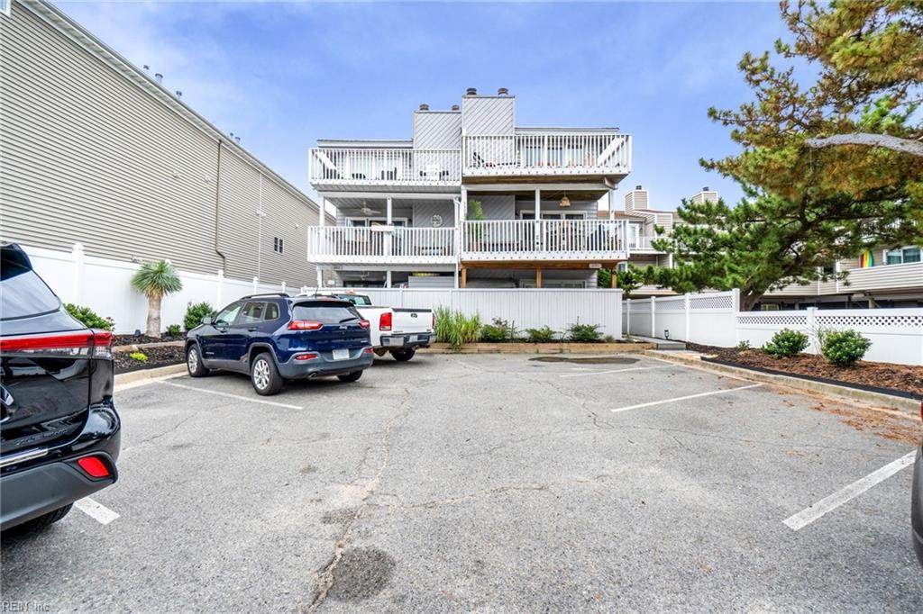 3203 Page Ave - Photo 1