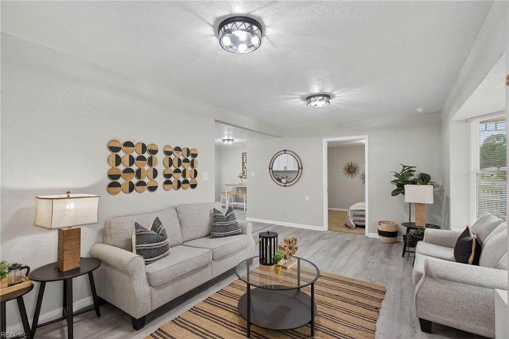 704 Stratford St - Photo 1