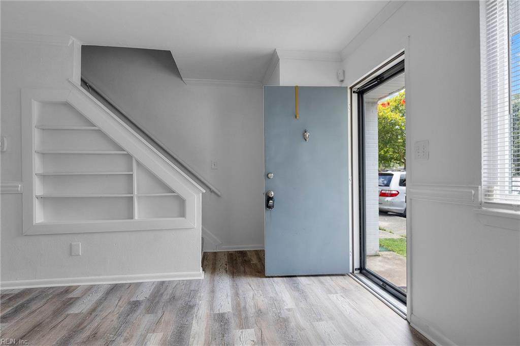 423 Maryland Ave - Photo 1