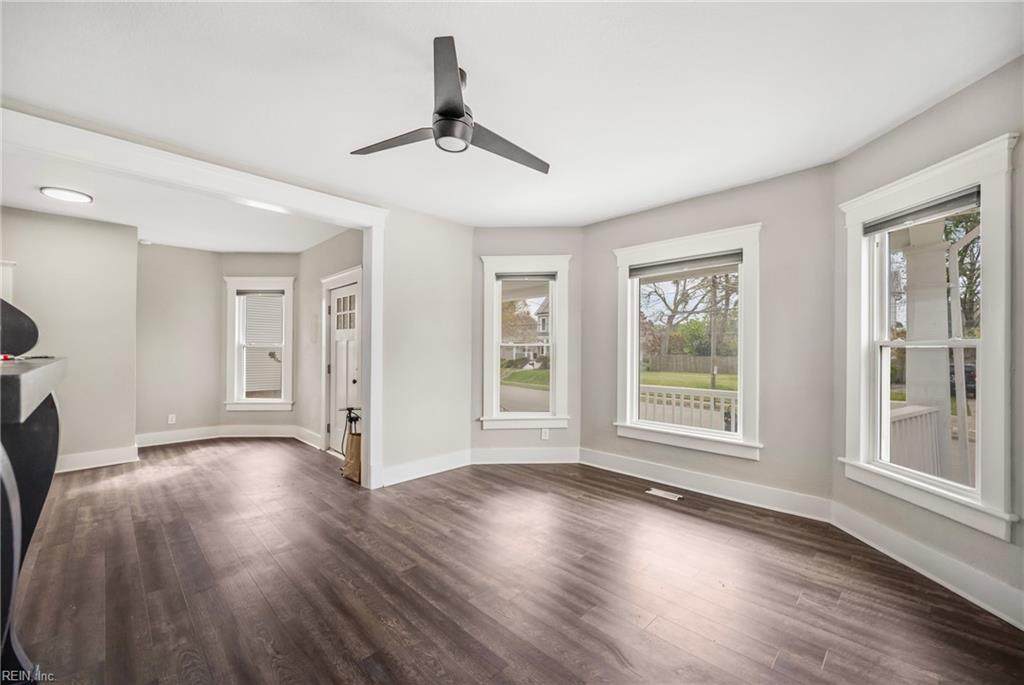 1812 Montclair Ave - Photo 1