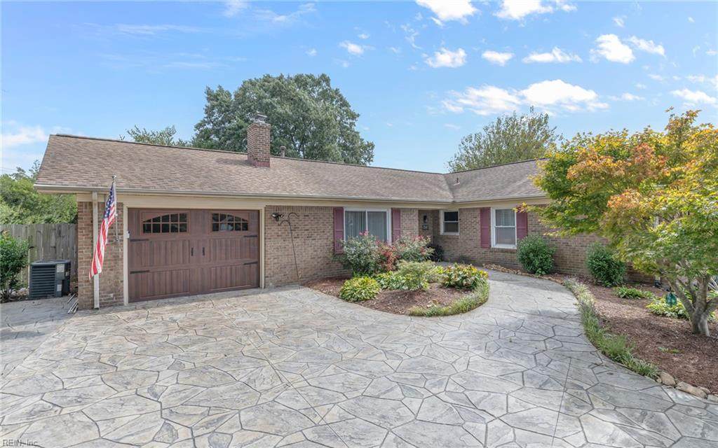 808 Sussex Ct - Photo 1