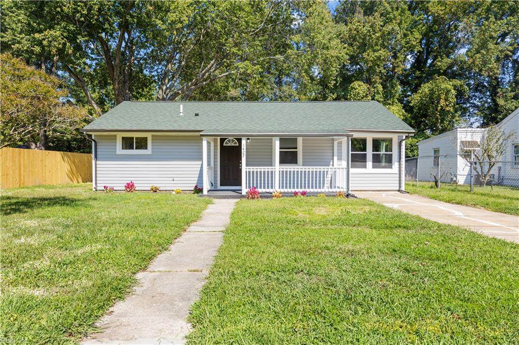 1427 Oakcrest Dr - Photo 1