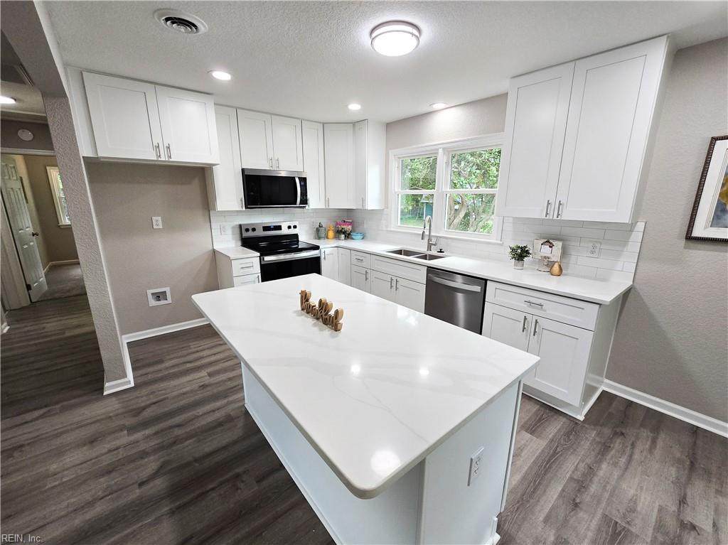 214 Denbigh Blvd - Photo 1