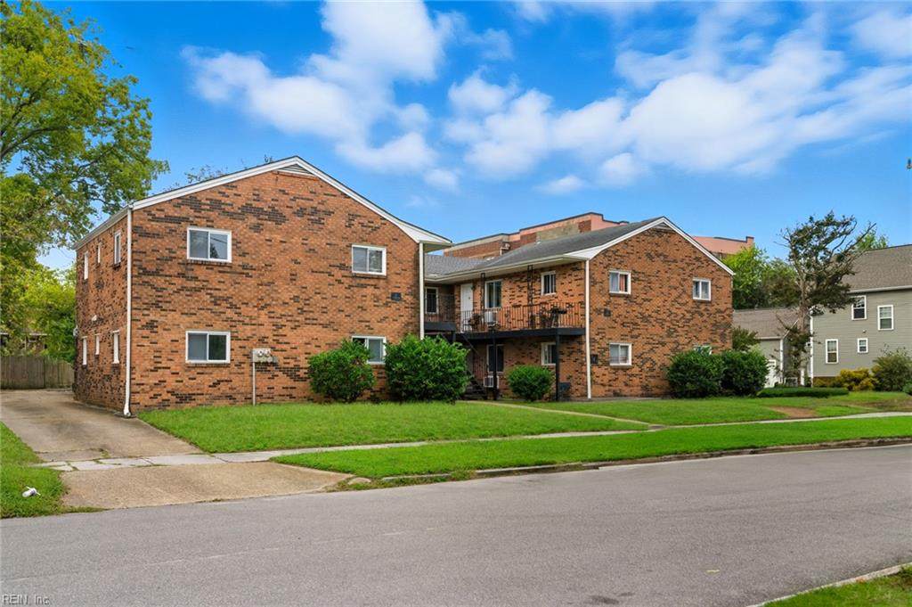 121 32nd St - Photo 1