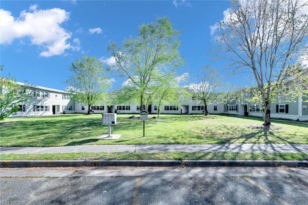 642 Dresden Dr - Photo 1